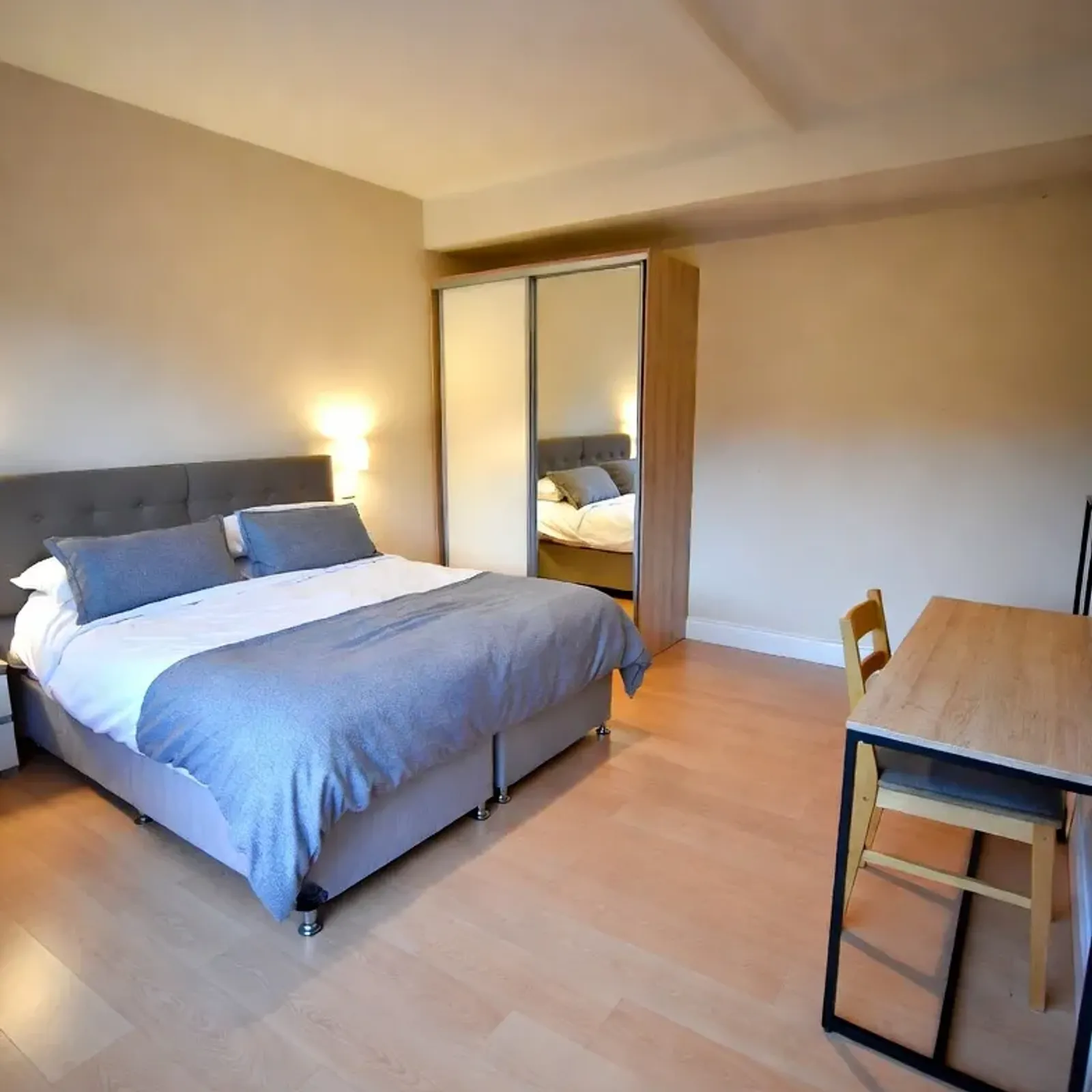 Room in Dublin 1, Dublin - Image 1