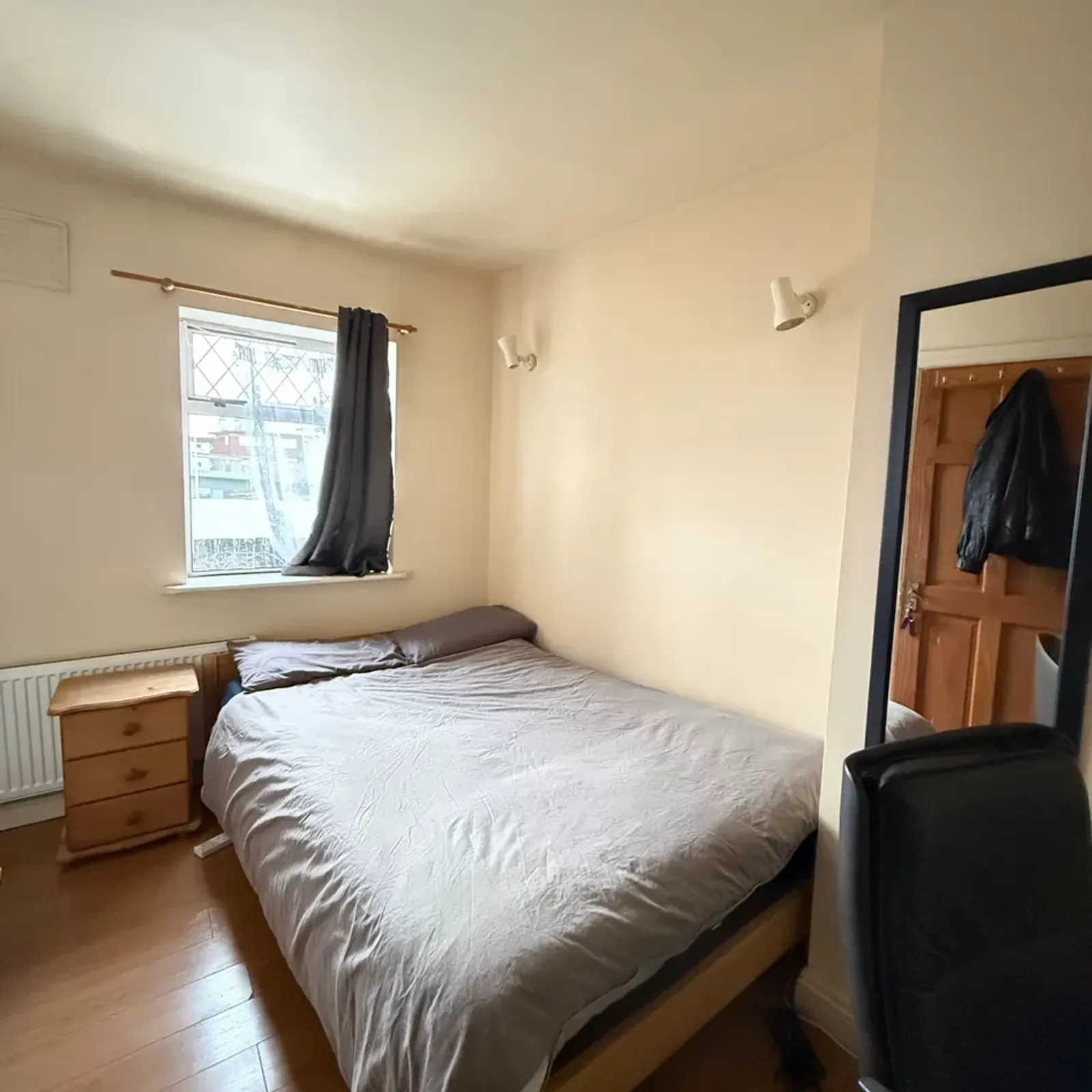 Room in Dublin 3, Dublin - Image 1