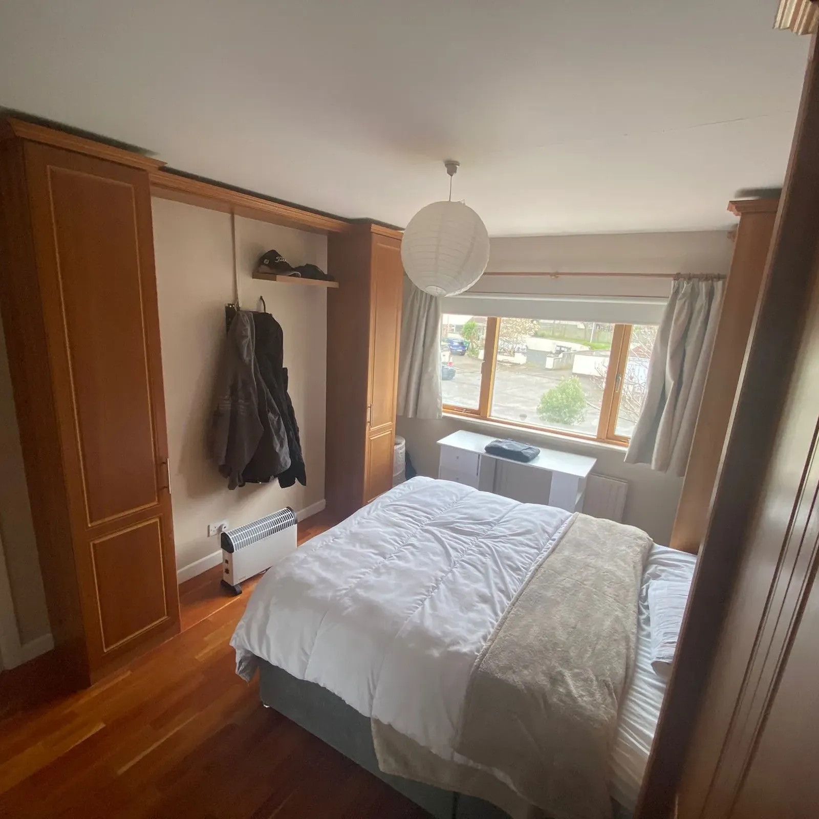 Room in Dublin 16, Dundrum